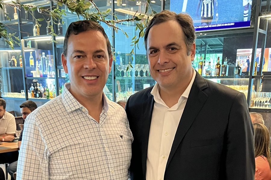 Sivaldo Albino prestigia encontro em homenagem a Paulo Câmara