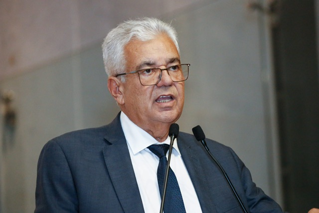 Antônio Moraes lança livro na Alepe nesta quarta (31)