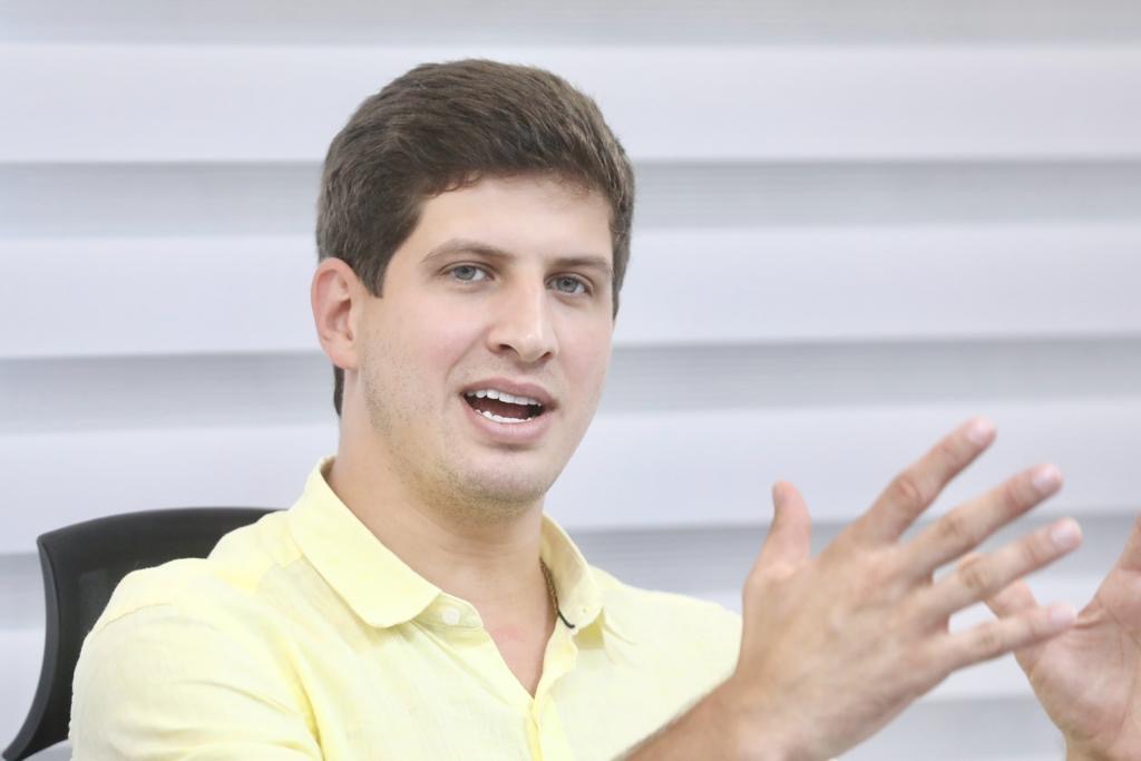 João Campos estrela inserções do PSB em TV e rádio