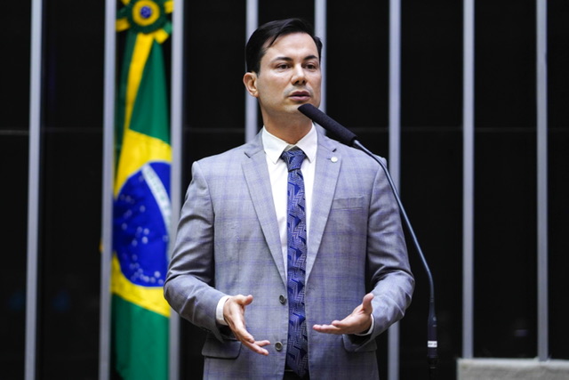 Clodoaldo oficia Ministério da Saúde sobre superfungo em PE
