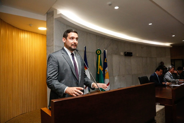 Projeto de Romero cria a “ficha suja dos maus-tratos a animais”