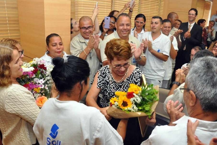 Teresa Duere é homenageada por servidores do TCE