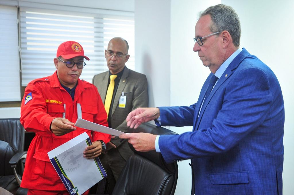 Bombeiros civis de Camaragibe pedem apoio da Alepe para efetivação de lei