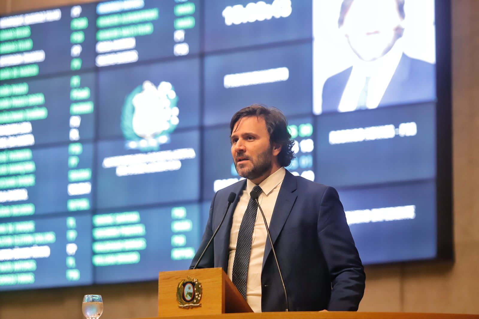 Novaes registra candidatura para a vaga de conselheiro do TCE