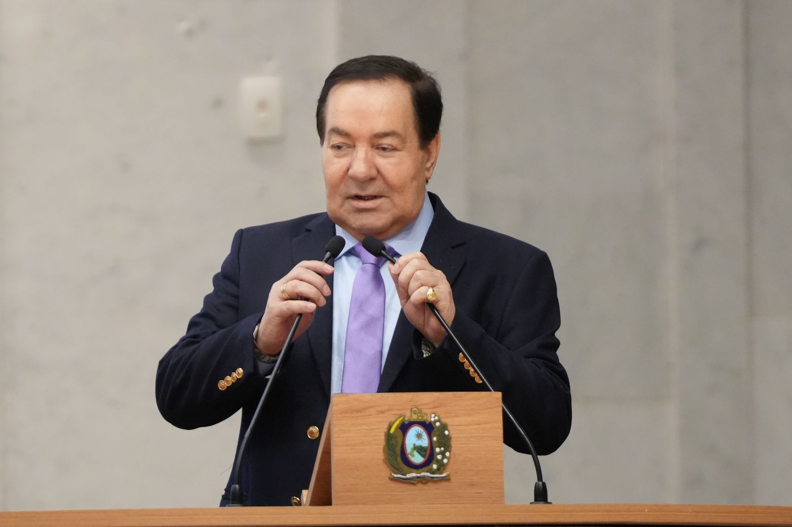 Izaías Régis solicita instalação de leitos de UTI pediátrica em Garanhuns