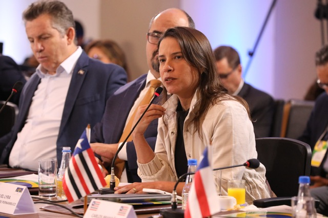 Raquel discute reforma tributária durante fórum em Brasília