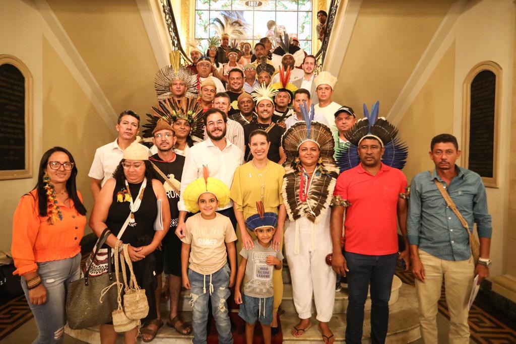 Raquel Lyra recebe lideranças indígenas no Palácio 