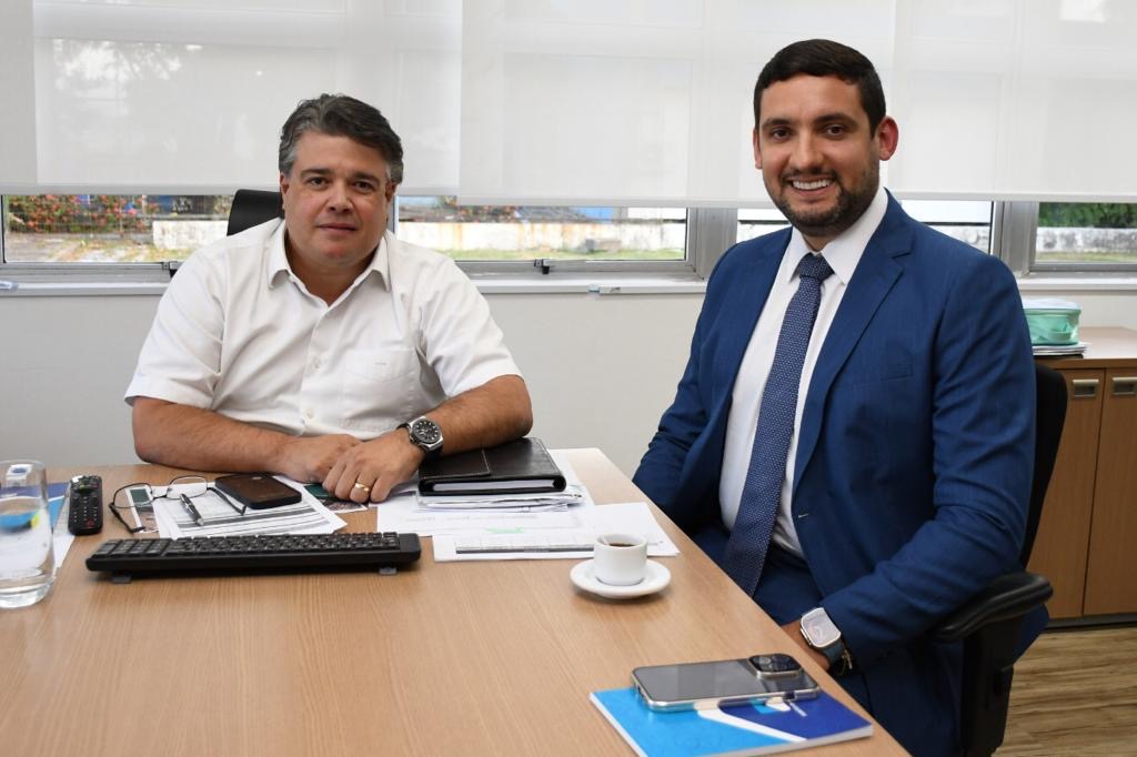 Romero visita Porto do Recife e ressalta competência de Delmiro