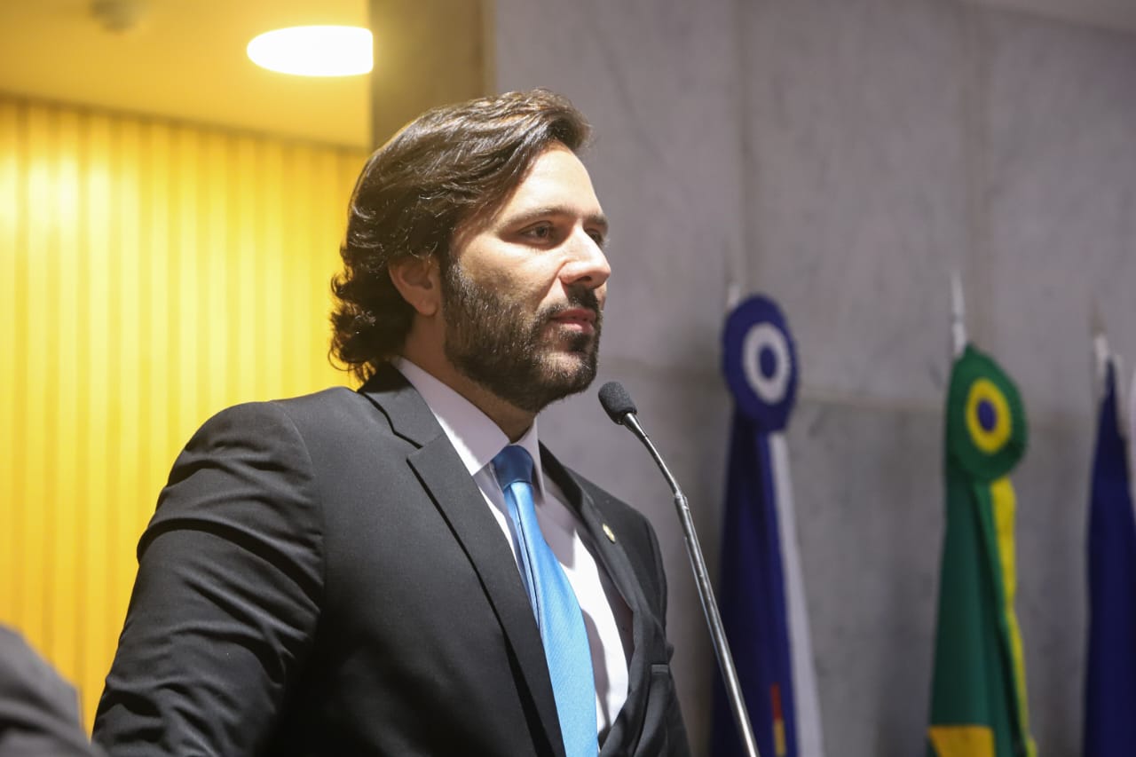 Rodrigo confirma favoritismo e vence Joaquim na disputa para o TCE