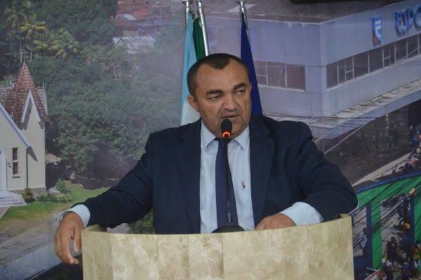 Camaragibe: vereador Cabeça tem moto irregular apreendida e faz duras críticas à Guarda Municipal