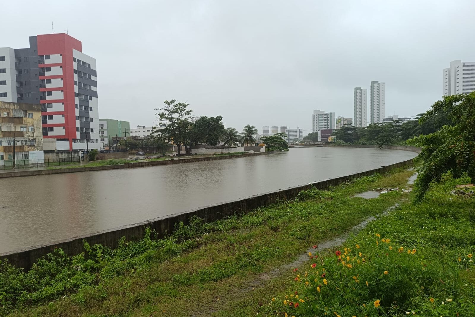 Obras do Canal do Fragoso passam por mais um teste de chuvas fortes