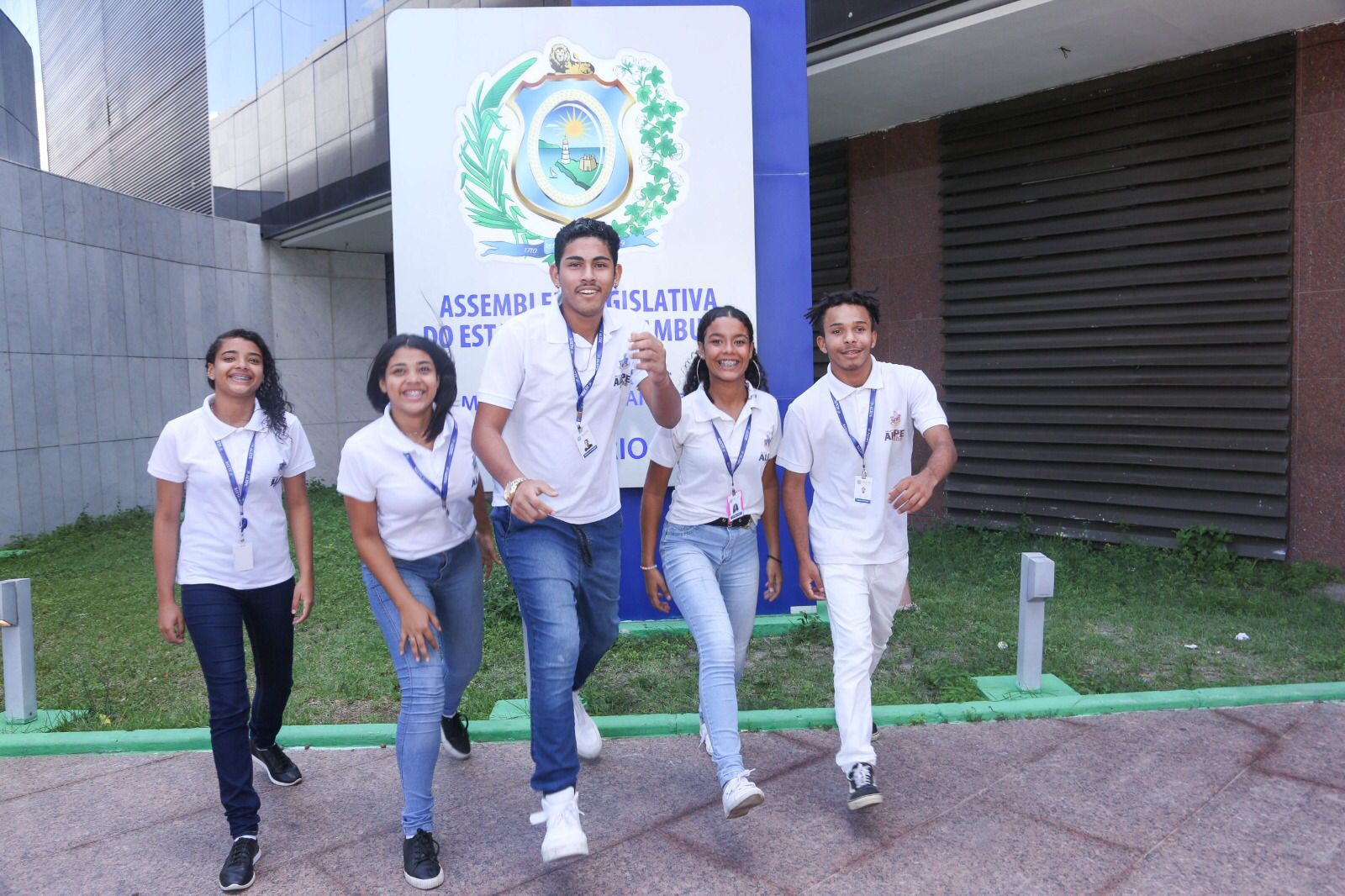 Projeto Alepe Acolhe capacita jovens aptos à adoção