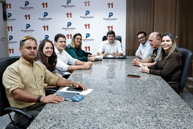 Eduardo e Lula da Fonte se reúnem com a família Tércio