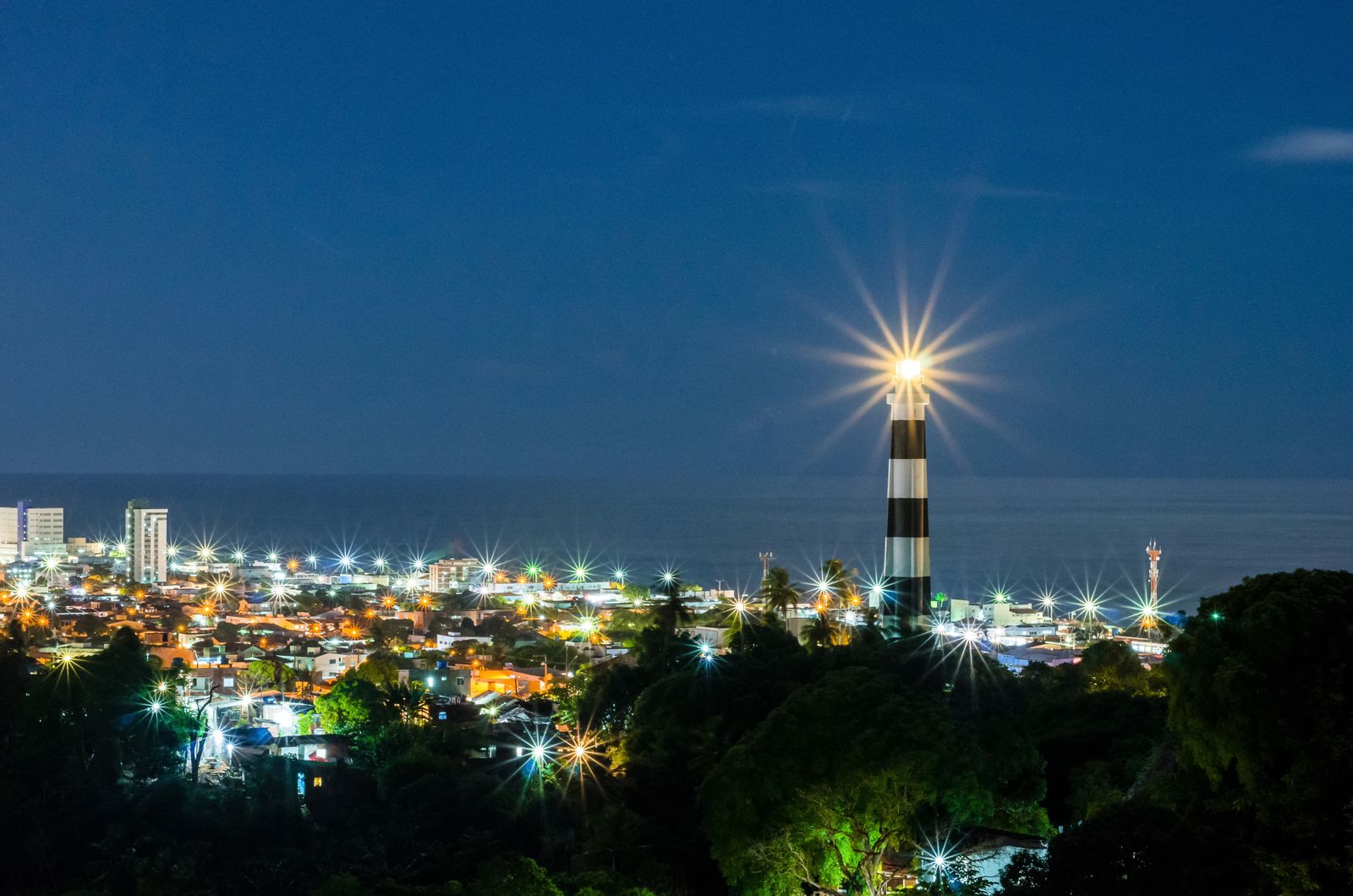 Olinda lança edital para trocar toda iluminação da cidade por LED