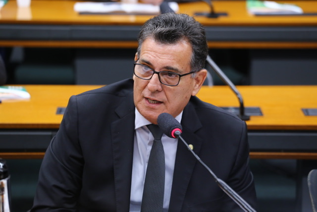 Coronel Meira reapresenta projeto das faixas salariais 