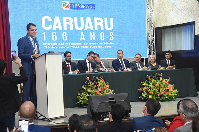Presidente da OAB Caruaru recebe mais alta comenda da Câmara Municipal