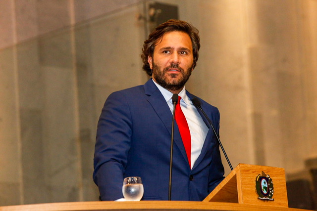 Rodrigo Novaes solicita instalação do Hospital do Coração no Sertão