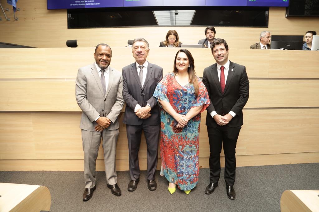 Patriota prestigia posse de Aline Mariano como vereadora do Recife