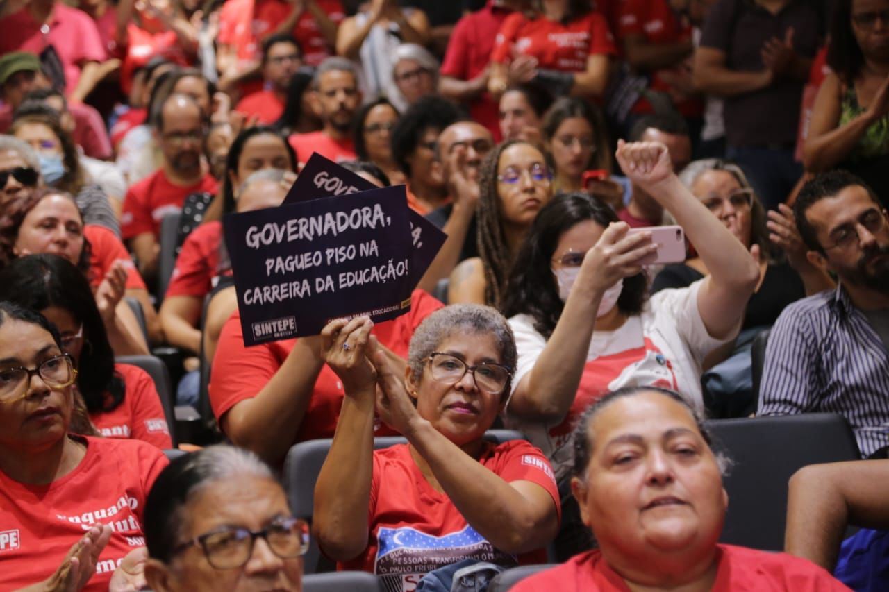 Gilmar Júnior propõe emenda a projeto do piso dos professores