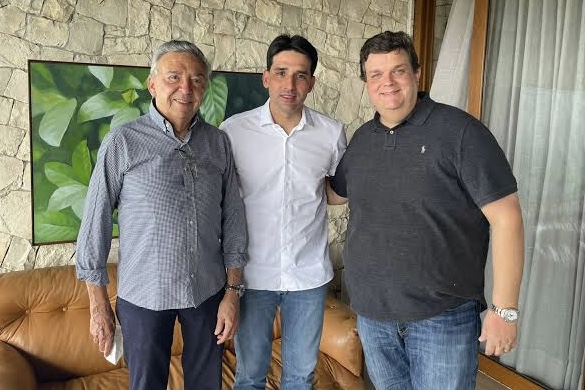 Presidente do Republicanos sinaliza apoio a Queiroz em 2024