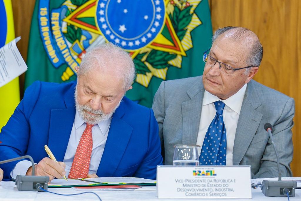 Lula nomeia dois novos desembargadores substitutos para o TRE-PE
