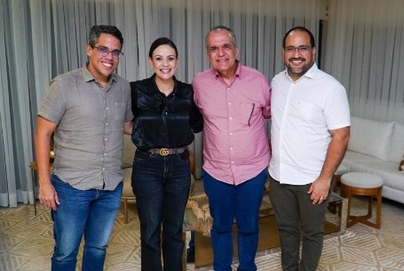 Dueire retribui visita de Márcia Conrado e vai a Serra Talhada