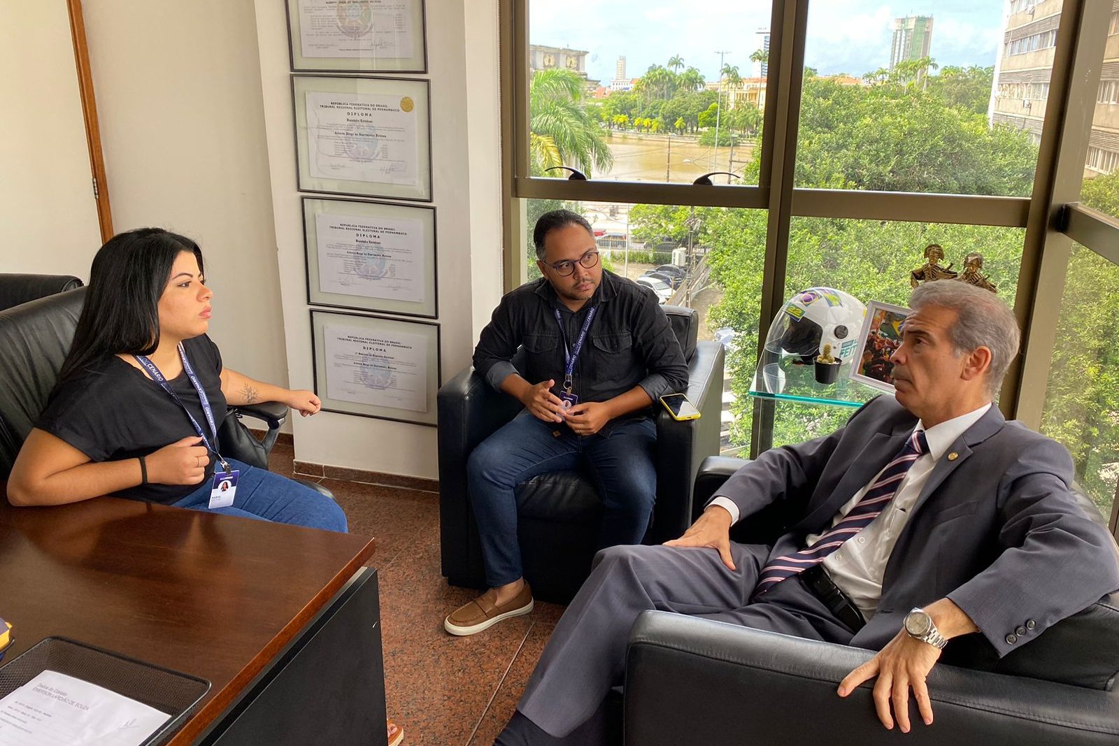 Feitosa sugere que aprovação de projeto do piso dos professores depende de “rolo compressor” do Palácio