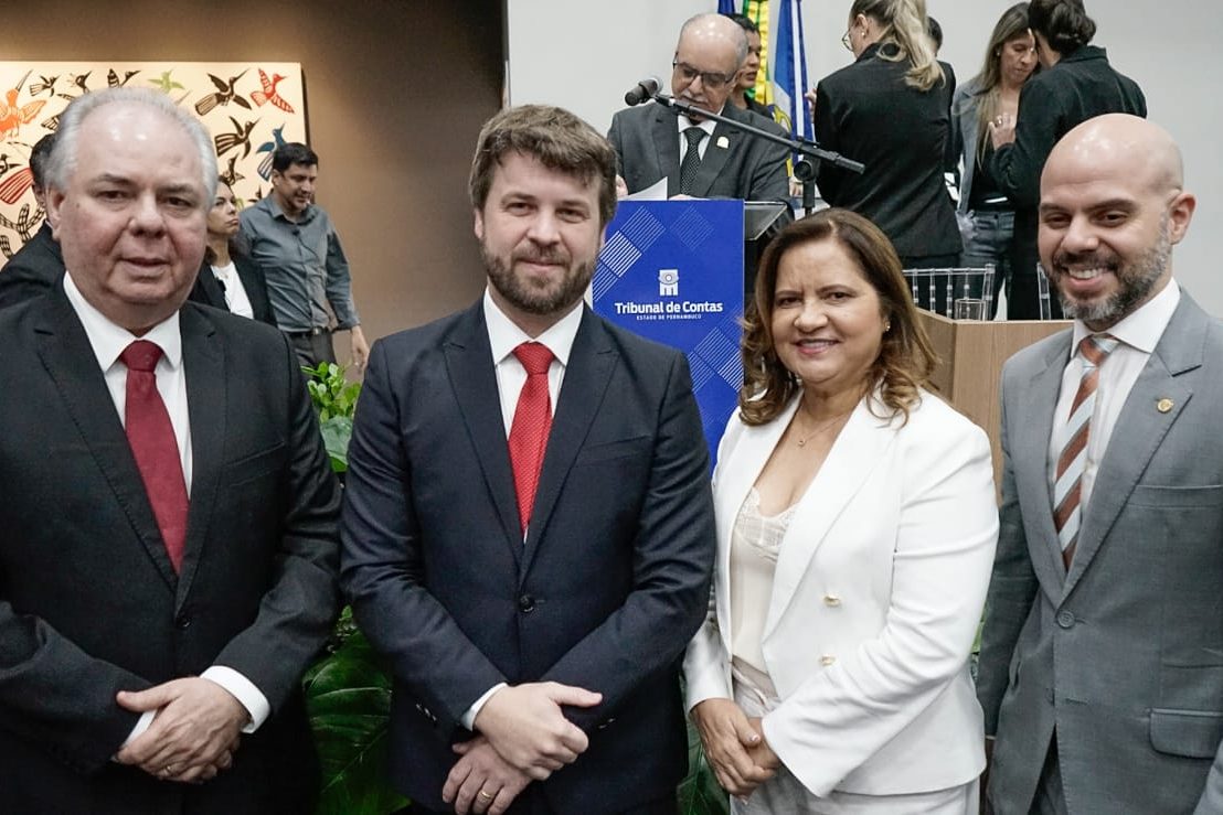 Prefeita do Ipojuca prestigia posse dos novos conselheiros do TCE-PE