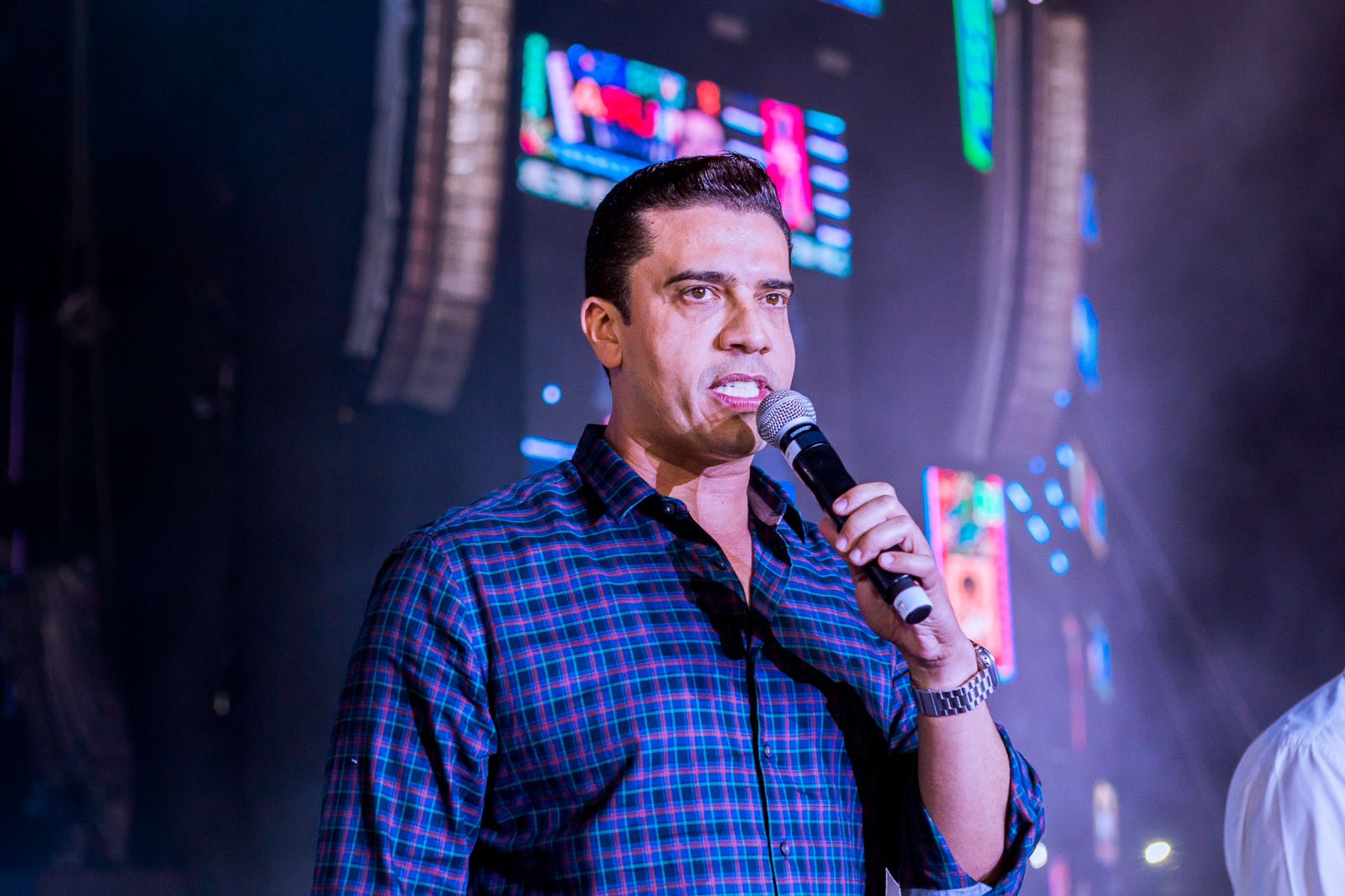 Na contramão de outras cidades, prefeito de Caruaru não antecipa 13º e nem salário de junho