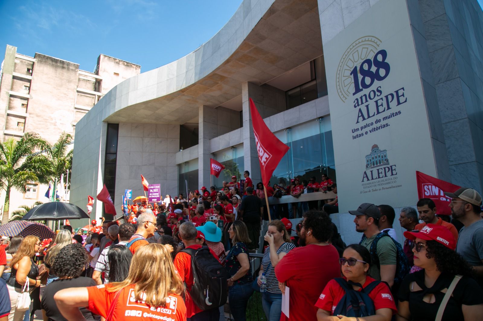 Sem acordo com o Sintepe, Palácio aposta todas as fichas em apoio dos deputados
