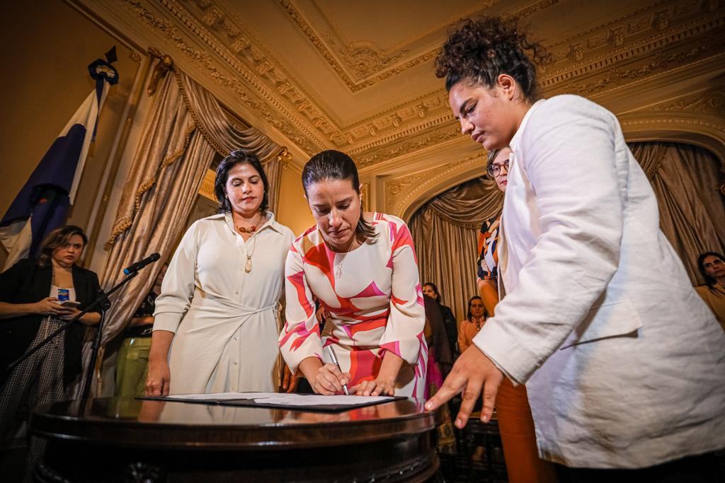 Raquel sanciona lei que cria o Estatuto da Igualdade Racial