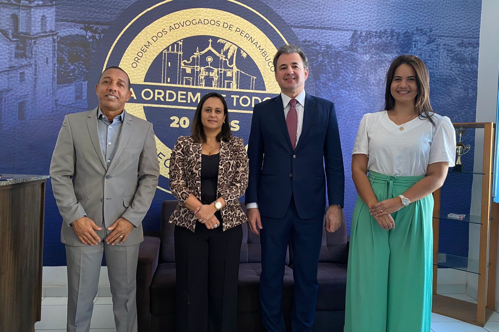 Prefeito de Olinda estreita laços entre advocacia e o município 