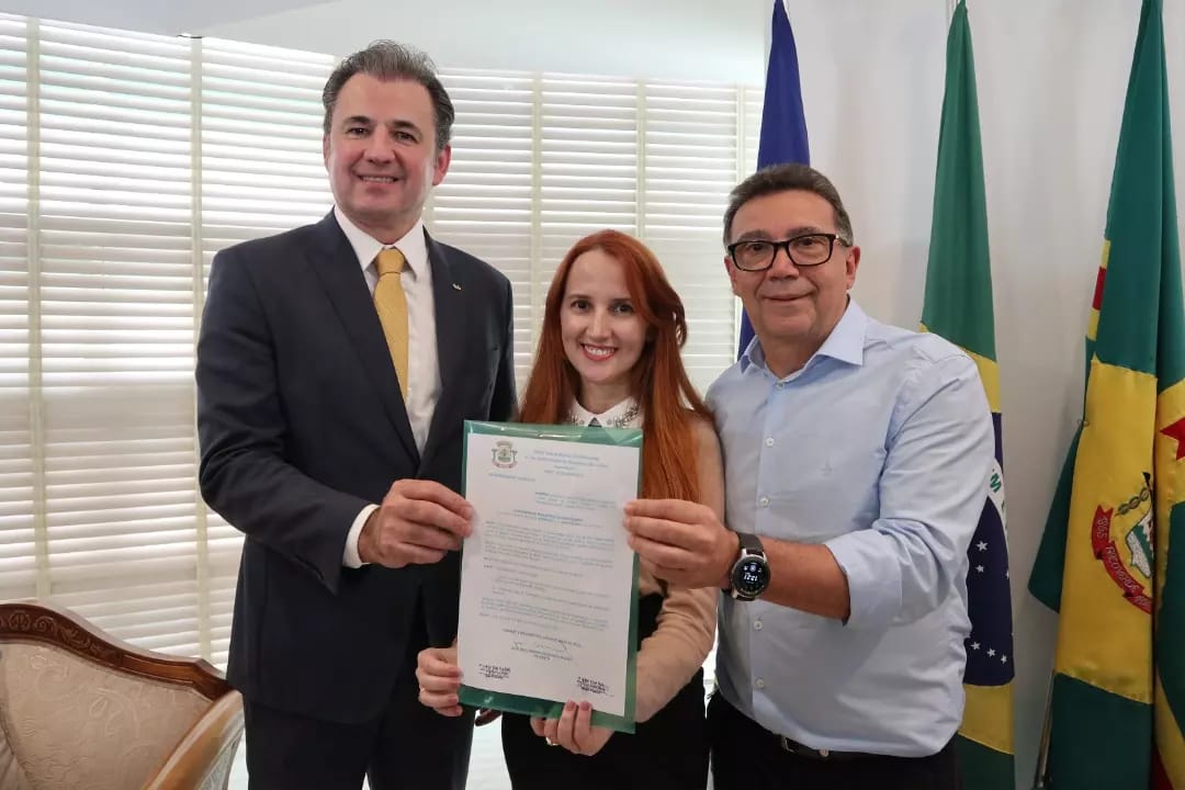 Prefeito de Arcoverde formaliza doação de terreno para nova sede da OAB