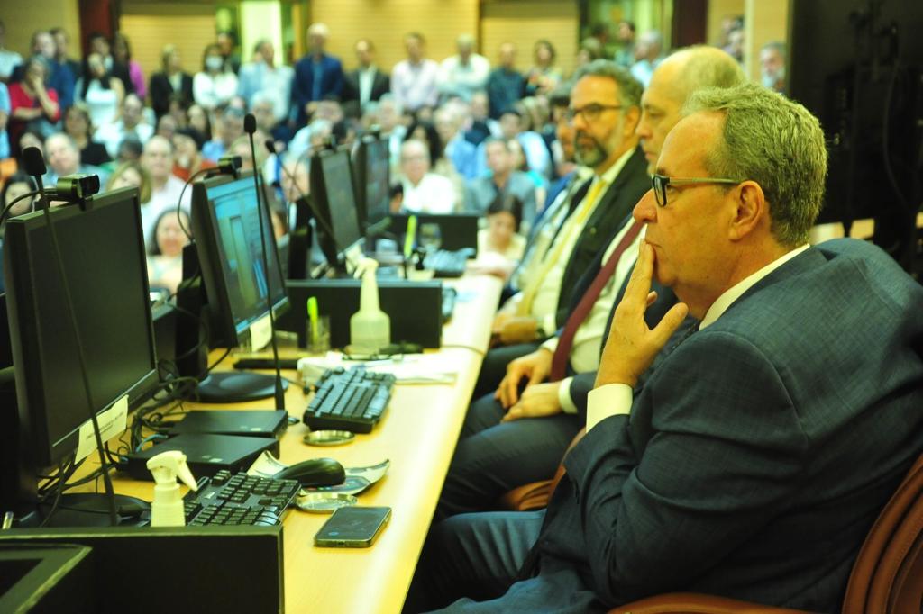 Álvaro Porto participa de entrega de medalhas a Carlos Porto e Teresa Duere, no TCE-PE 