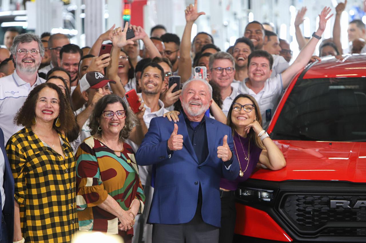 Lula diz que desenvolvimento promovido em Goiana é espelho para o país