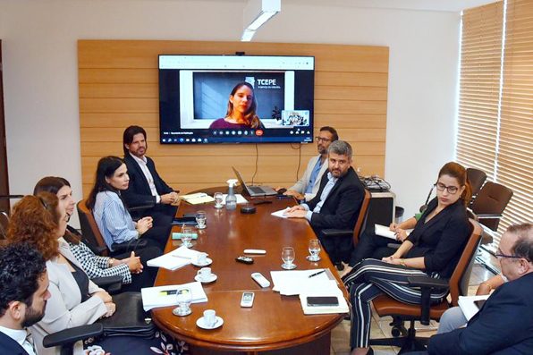 TCE discute retomada de obras paralisadas em Pernambuco