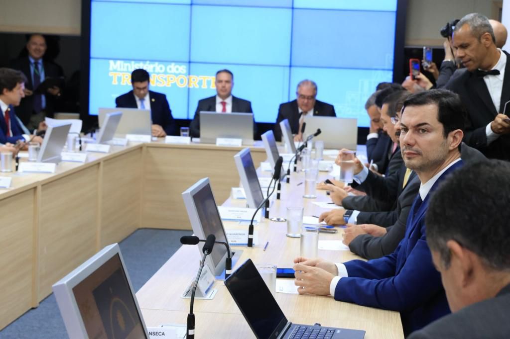 Clodoaldo comemora retomada do ramal de Suape com recursos do PAC