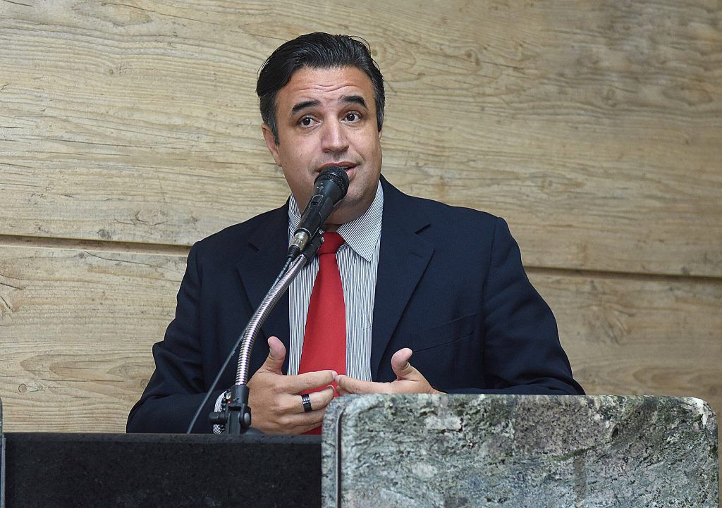 Bruno solicita que Estado disponibilize mais ambulâncias para Caruaru