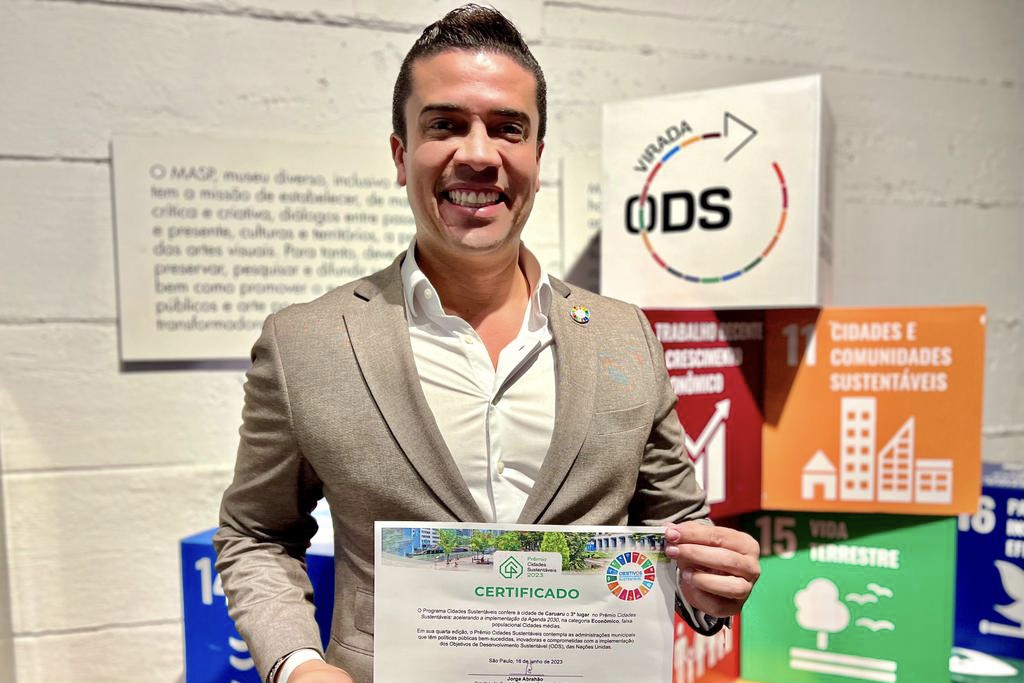 Rodrigo celebra prêmio de 3ª cidade mais sustentável do país conquistado por Caruaru