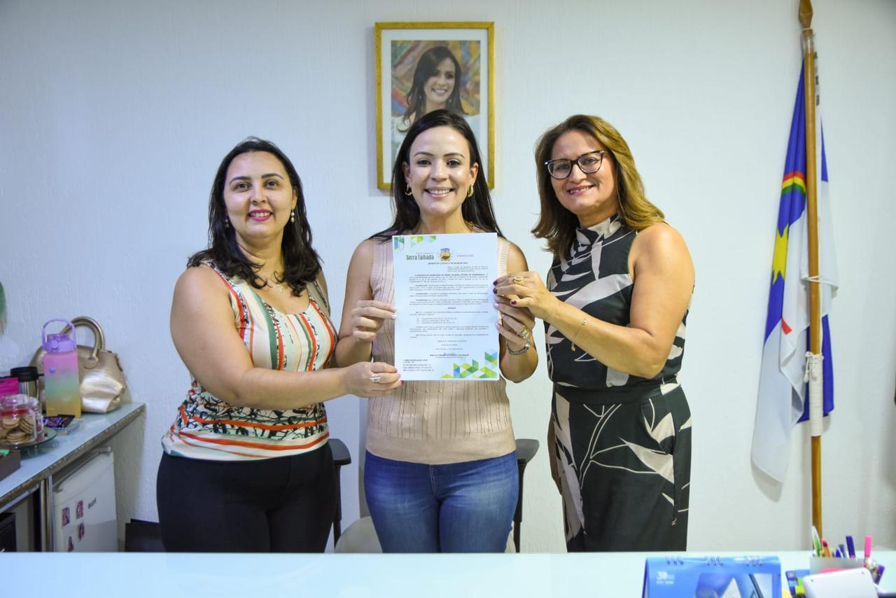 Serra Talhada altera horário de expediente nos dias de jogos da seleção feminina durante a Copa