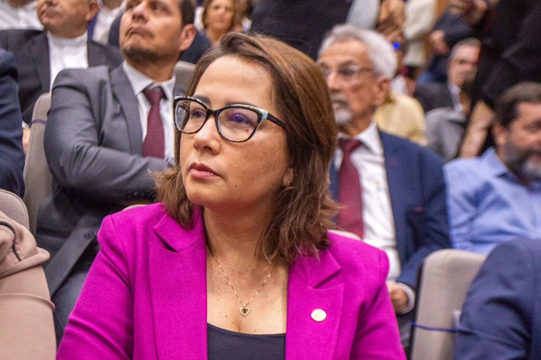 Débora Almeida prestigia posse de Danilo na Sudene