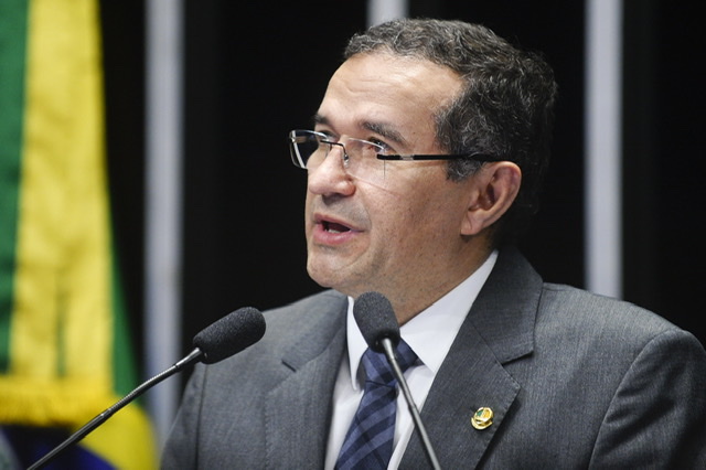 MST ocupa fazenda da família de ex-senador de Pernambuco