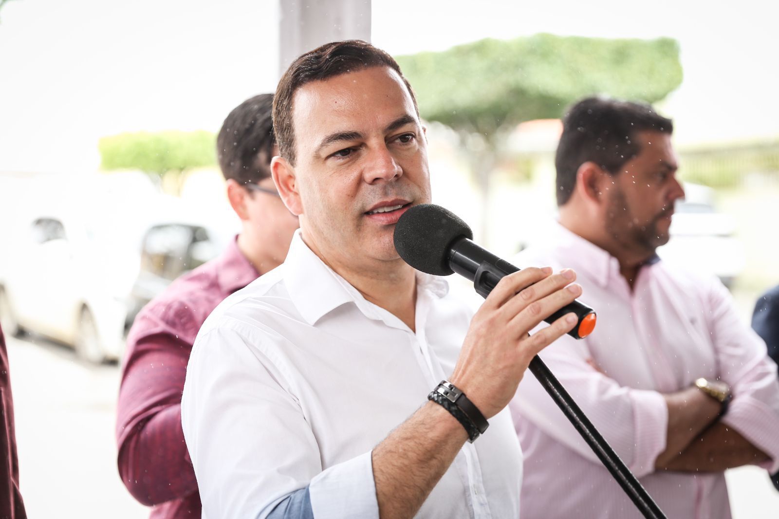 Prefeito de Garanhuns antecipa primeira parcela do 13° salário