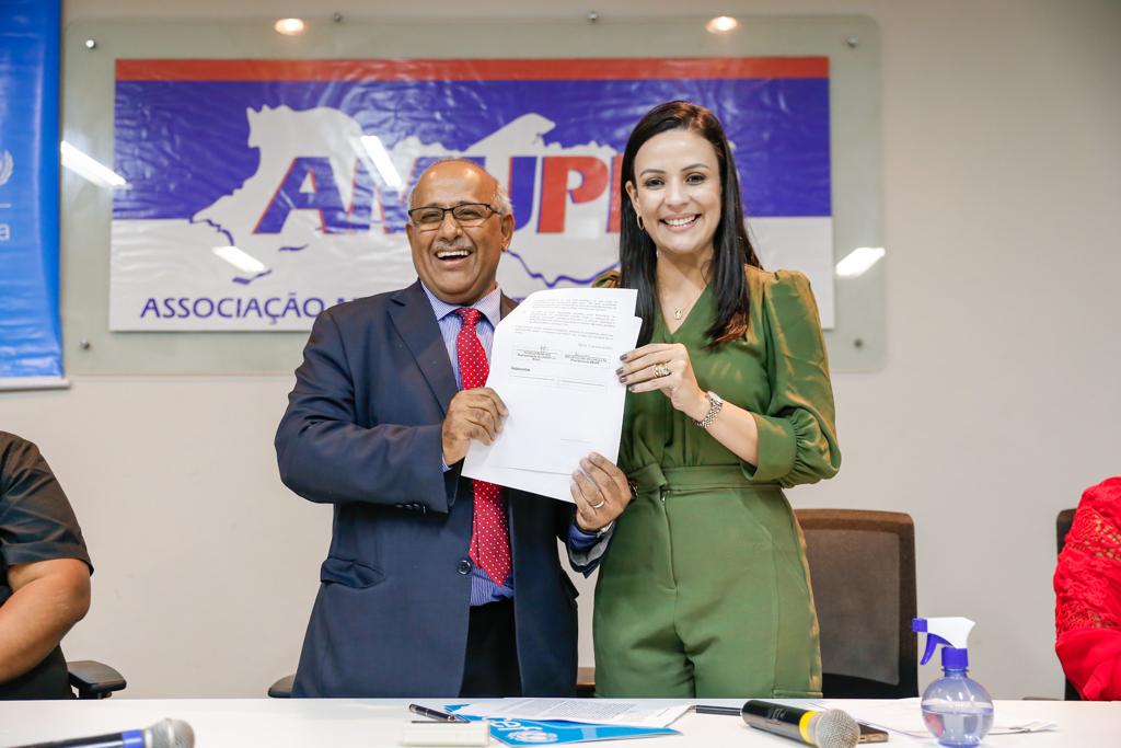 Representante do Unicef celebra parceria com a Amupe