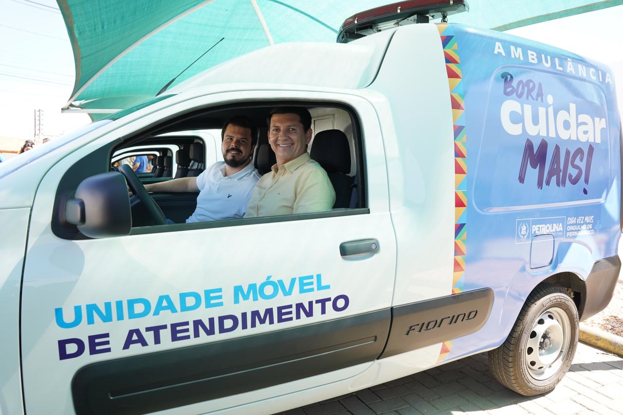 Simão entrega seis ambulâncias sociais e renova 50% da frota em Petrolina