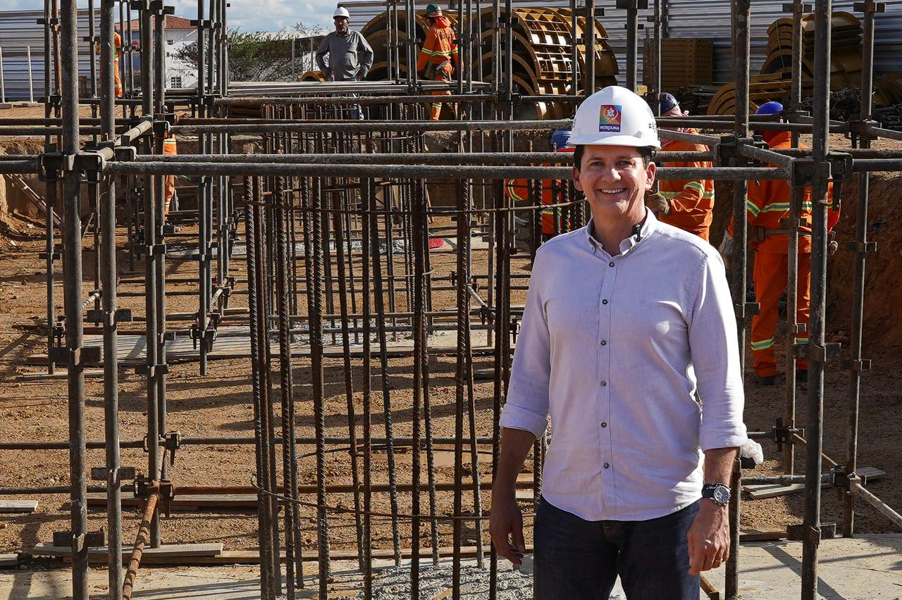 Obras da BR-407 avançam com início da construção de novo viaduto