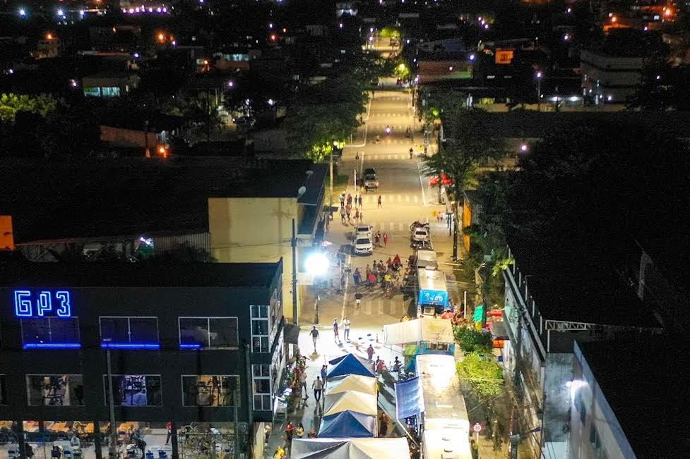 Prefeito Mano Medeiros entrega mais uma rua no Jaboatão