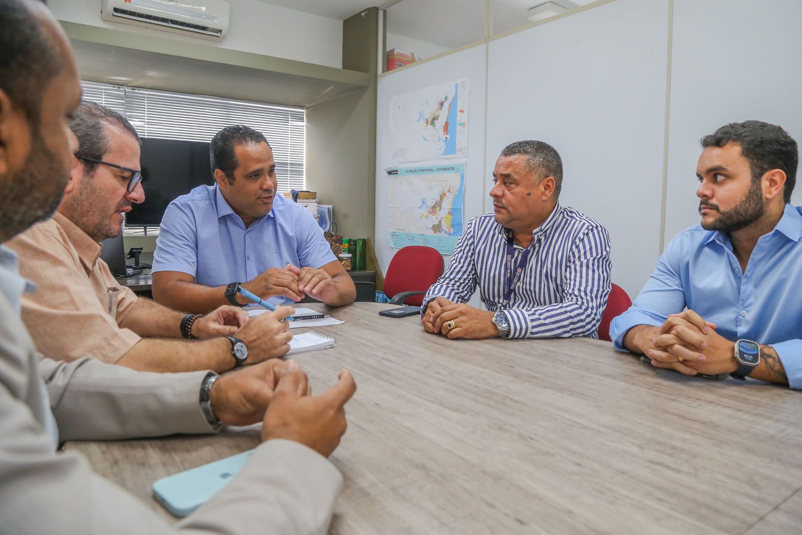 Jeferson Timóteo articula instalação de fábrica de isolamento térmico no Cabo