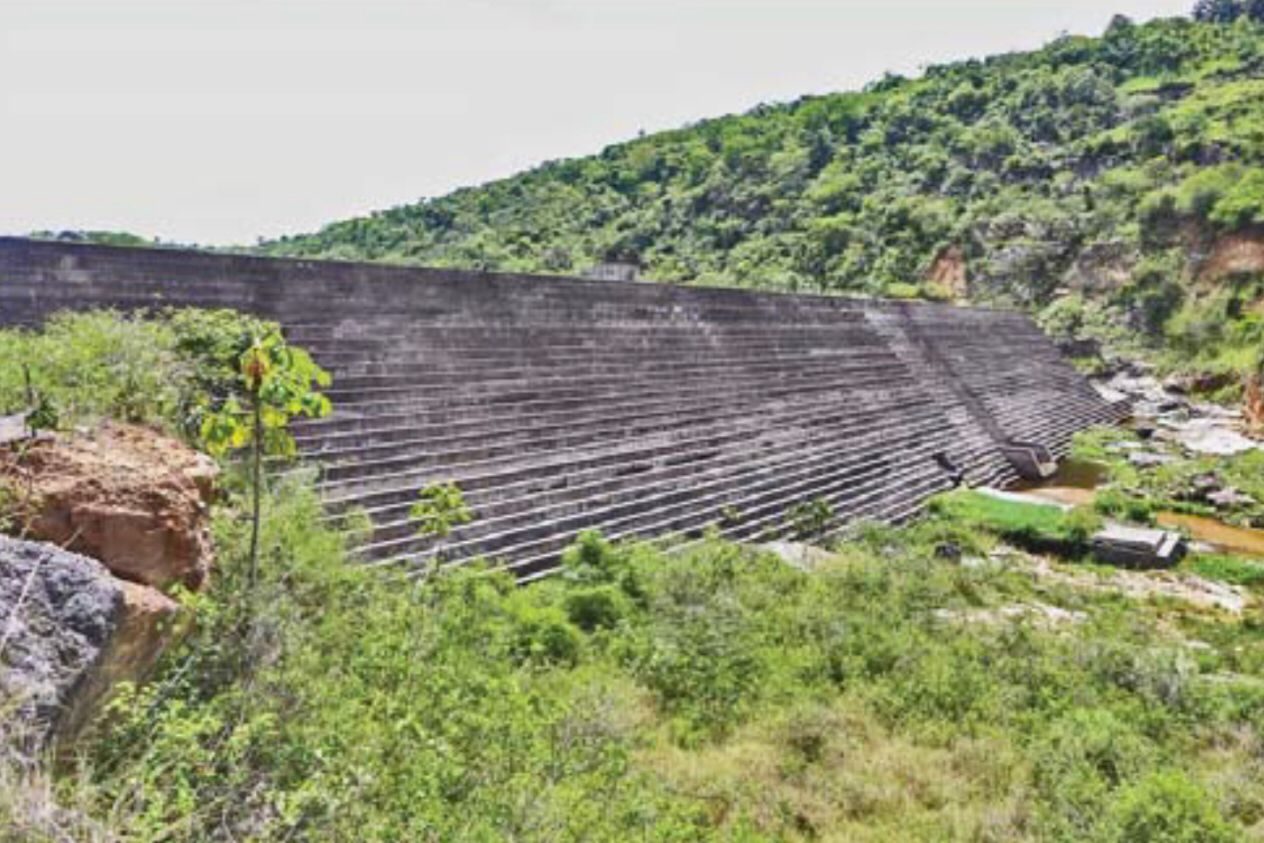 Com recursos em caixa, Estado vai retomar obras em barragem de contenção 