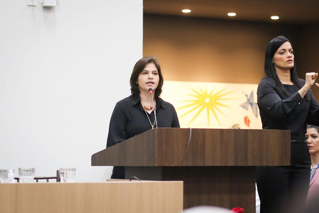 Priscila pede a ministro recursos para obras das barragens de contenção inacabadas em PE